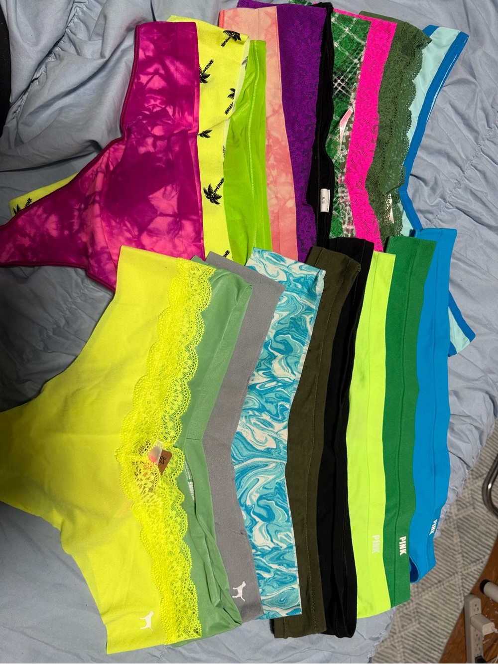 Brand New Pink/Victoria Secret and Aerie Thongs-19 pairs